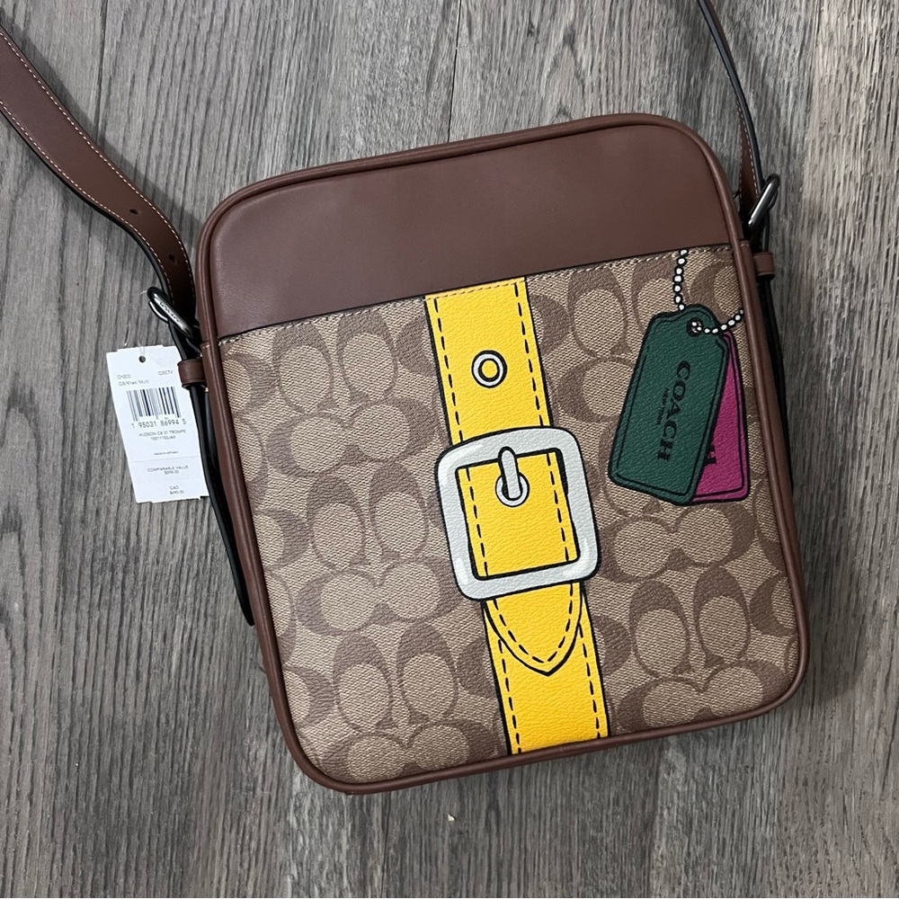 ♥️NWT♥️ Coach Hudson Crossbody - Trompe L’oeil Print - 21”